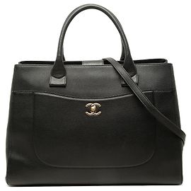 Saco Tote Chanel Neo Executive Medium em Pele de Bezerro Grão Preto Preto