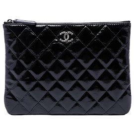 Chanel Clutch Case Small Quilted Crinkled Patent Black Schwarz