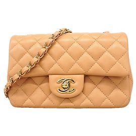 Bolsa de ombro Chanel em pele de cordeiro bege Bege