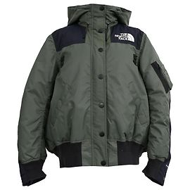 Jaqueta Bomber Acolchoada The North Face x Sacai em Nylon Olive Verde Verde oliva