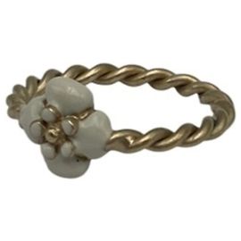Bague bandeau Camélia CHANEL Collection Cruise 2013 Blanc Doré