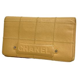 Carteira longa Chanel em couro de bezerro grão beige Bege