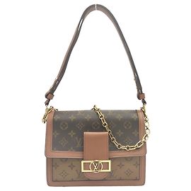 Bolsa de Ombro Louis Vuitton Dauphine MM Marrom