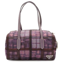 Prada Schultertasche mit Triangle Check-Muster Lila