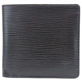 Louis Vuitton Epi Leather Bi-Fold Wallet Black