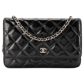 CHANEL - Borsa a tracolla Wallet On Chain Classique/Timeless Chanel in pelle verniciata nera Nero