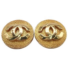 Orecchini a pressione rotondi placcati oro Chanel CC Gold D'oro
