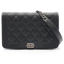 Bolso de hombro Chanel Boy Matelassé Negro