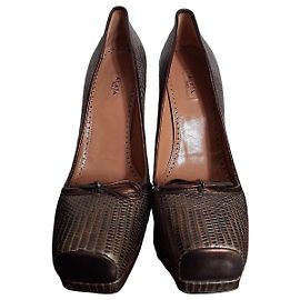 Alaïa Escarpins em Couro Castanho Marrom
