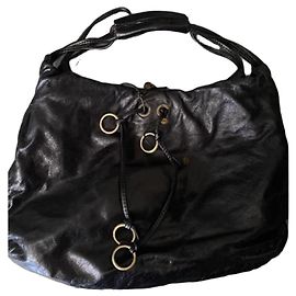 Autre Marque Nannini Schultertasche aus schwarzem Leder Schwarz