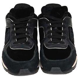 Sneakers stringate Chanel in velluto nero e pelle con logo CC Nero