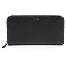 Portafoglio lungo Prada Saffiano in nero Nero