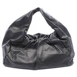 Borsa Shoulder Pouch Bottega Veneta in pelle nera Nero