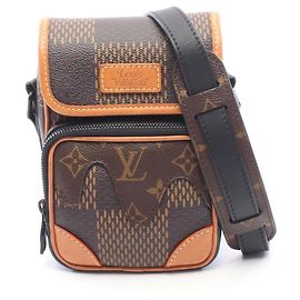 Louis Vuitton NIGO Amazon Messenger Schultertasche Braun Schwarz
