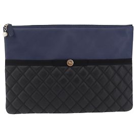 Chanel Bicolor Boy O Case Clutch Lambskin Large Negro