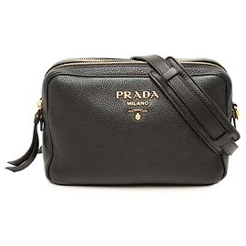Bolsa Camera Prada em couro Vitello Phenix preta com zíper duplo Preto