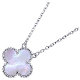 Collana Van Cleef & Arpels Alhambra in madreperla D'oro