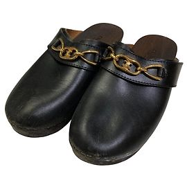 Céline Celine Les Bois Triomphe Leder-Klogs mit Kette Schwarz
