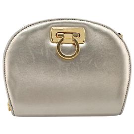 Salvatore Ferragamo Gancini Chain Leather Mini Dourado