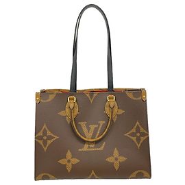 Saco Tote Louis Vuitton Monogram Giant Reverse OnTheGo PM Marrom