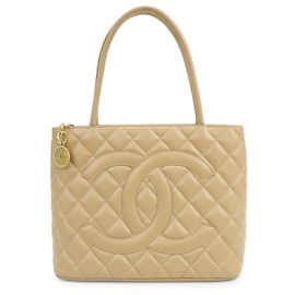 Chanel Medallion Caviar skin Bege