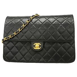 Bolsa de Ombro com Corrente Chanel Matelassé Preto