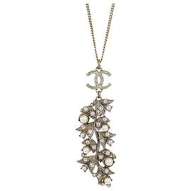 Pingente Chanel CC Leaf Cluster em metal com cristais Dourado