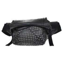 Bottega Veneta Cinto de couro perfurado com fivela dobrada Preto