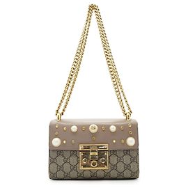 Gucci Borsa a spalla piccola GG Supreme con borchie e lucchetto decorato con perle Marrone Rosa Beige