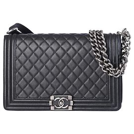 Sac à épaule Chanel Boy Medium en cuir matelassé Noir Autre