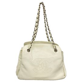 Bolsa de ombro Chanel em couro de bezerro granulado branco Branco