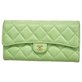 Carteira Longa Chanel em Pele de Bezerro Grão Verde Verde
