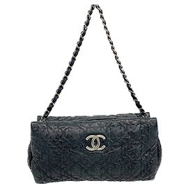 Borsa a tracolla con catena Chanel Camellia Nero