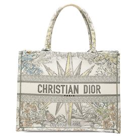 Dior Book Tote Mediano de lona bordada blanca Rêve d'Infini Blanco