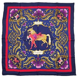 Hermès Hermes Carre 90 Cheval Jurc Seidentuch Rot Mehrfarben Marineblau