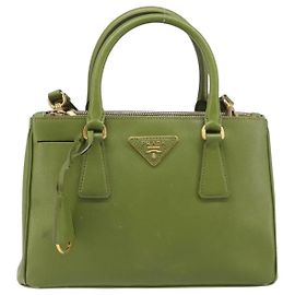 Prada Galleria Correa de Cuero Verde