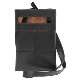 Bottega Veneta Cut Out Maxi Intrecciato Leather Noir