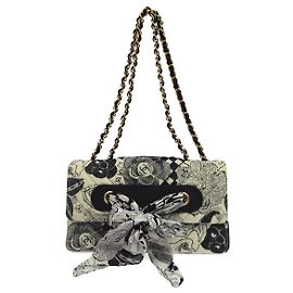 Lenço Chanel Edição Limitada Flap Printed Silk and Leather Medium Multicor