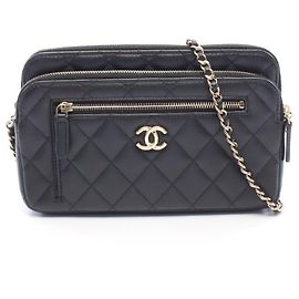 Bolsa de Ombro com Corrente e Carteira Chanel Matelassé Preto