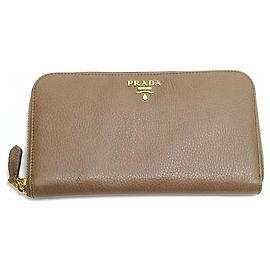 Prada Zip Around Vitello Daino Long Braun
