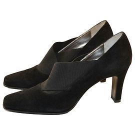 Valentino Garavani Bottines à talons hauts en daim noir Noir