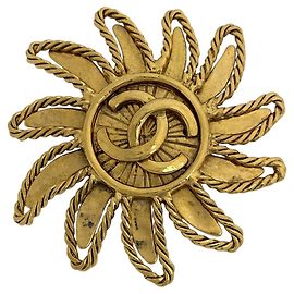 Chanel vergoldete Brosche mit Coco Mark Design Golden