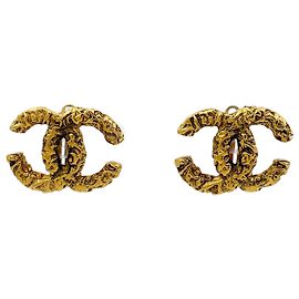 Brincos de pressão Chanel banhados a ouro Dourado