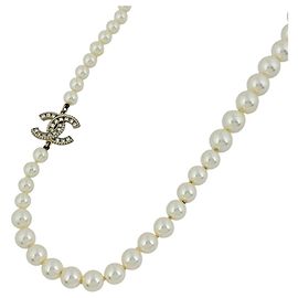 Collar Chanel chapado en oro con strass Dorado