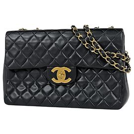 Bolsa de ombro Chanel em couro preto Preto