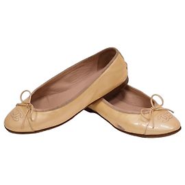 Bailarinas Chanel de piel charol beige Beige