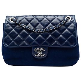 Bolsa Tiracolo Chanel Blue CC em pele de cordeiro acolchoada e lã Azul Azul escuro