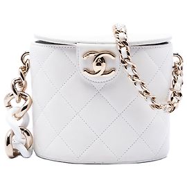 Estojo de Maquilhagem Elegante Chanel White CC Quilted Lambskin com Corrente Branco