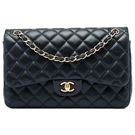 Chanel Black Jumbo Classic Lambskin Double Flap Negro