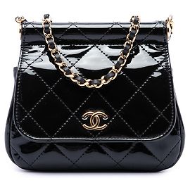 Pochette à rabat Chanel Black CC Quilted Patent Frame avec chaîne Noir